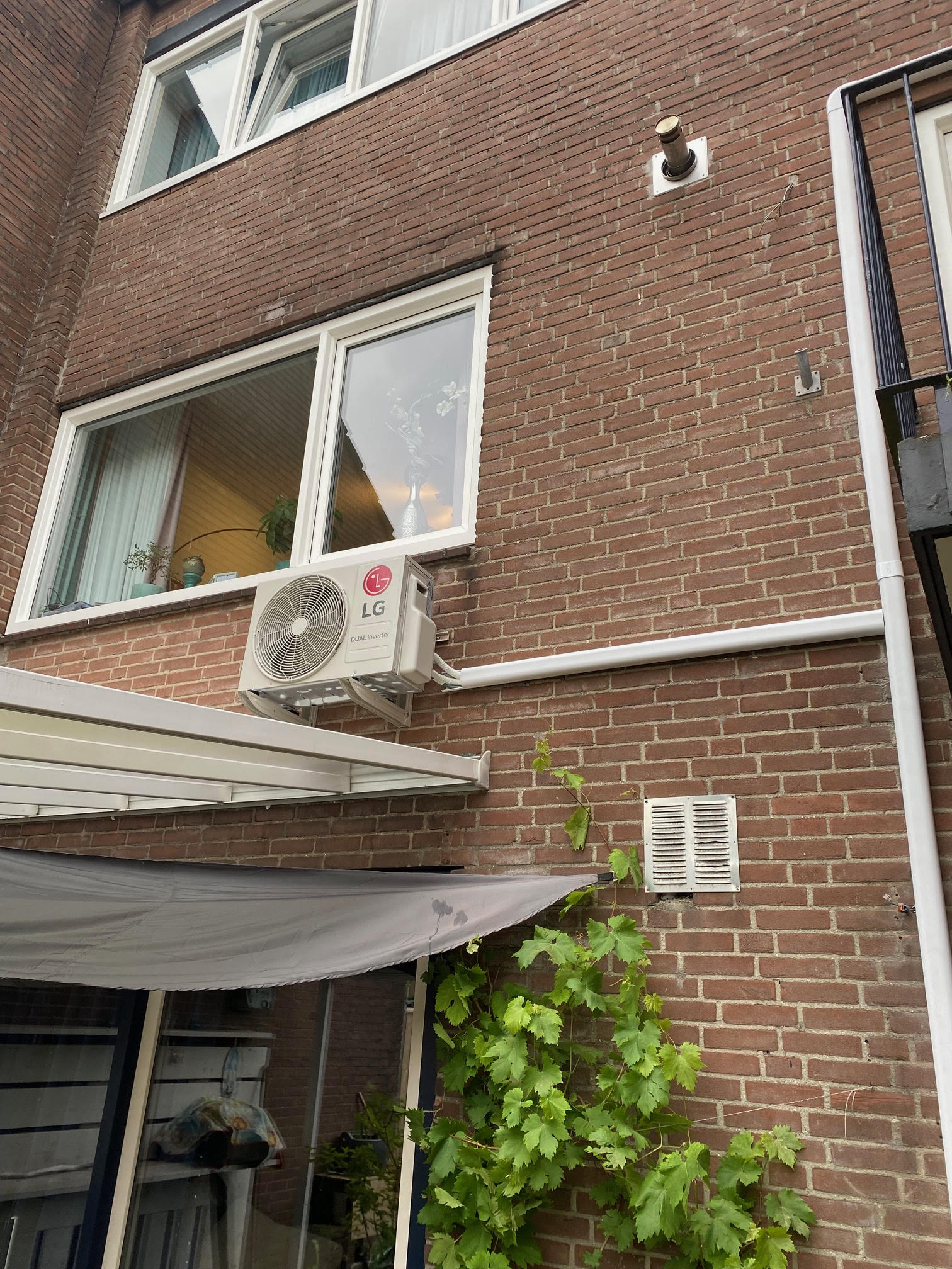 afwerking LG airco buiten